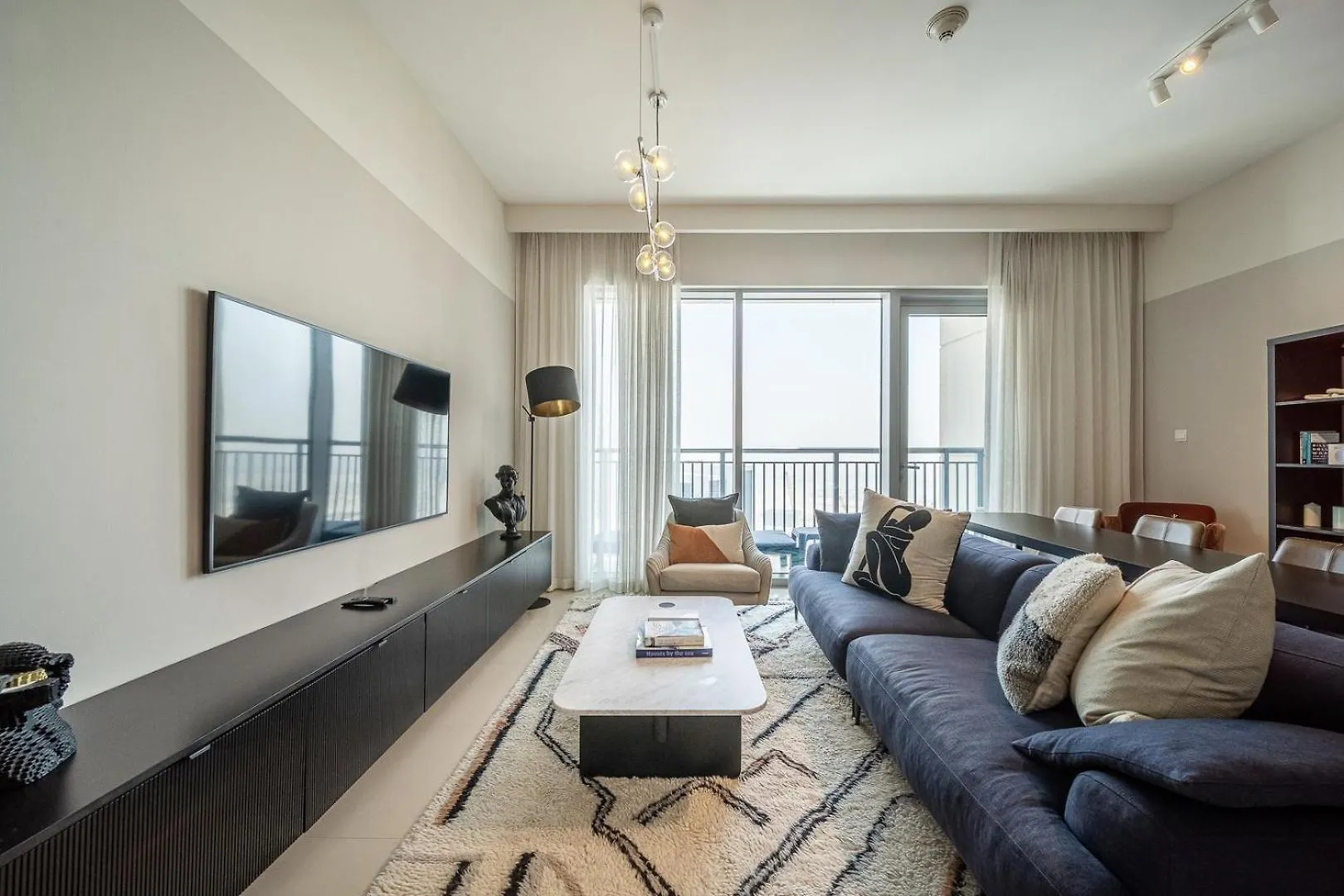 Luxe | Luxury 2Br | Creek View | Modern & Cozy Apartment Dubai